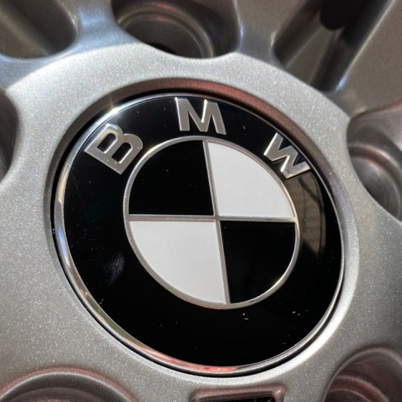 New Set Of 4 BMW rim Center Caps - Picture 4 of 7